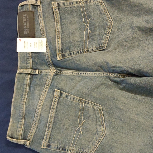 Levi's Strauss - Picture 4 of 5